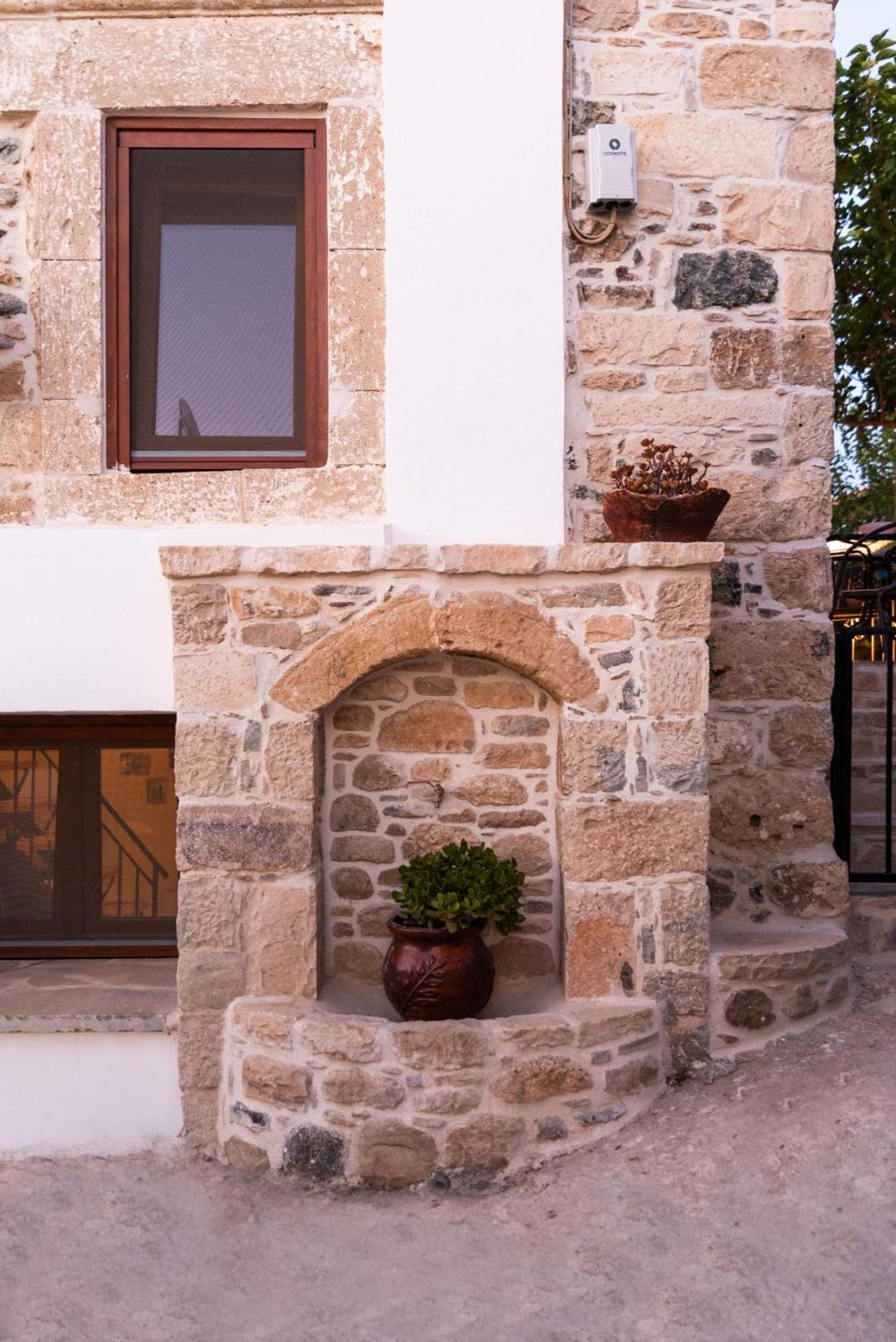 Stone House Elefteria Near Matala Beach Petrokefalion Exterior photo